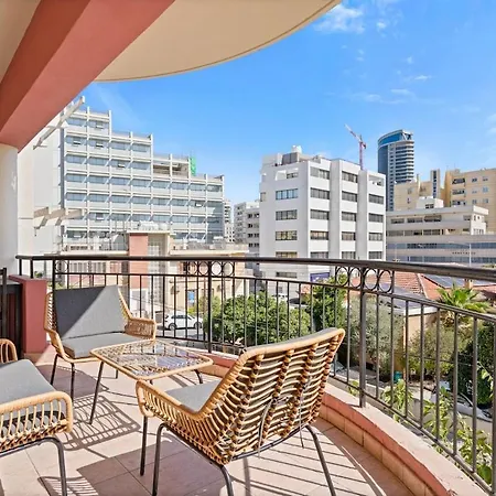 Spacious Centre Living